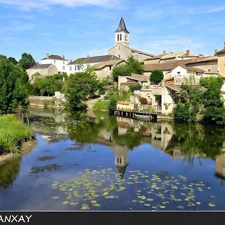 Domaine De La Briouse Sanxay Exterior foto